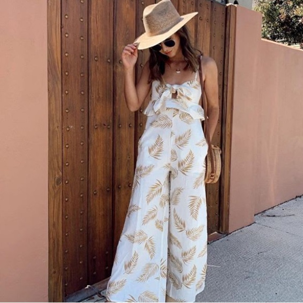 Billabong x Sincerely Jules Twist Flirt White Palm Print‎ Tie-Front Jumpsuit S